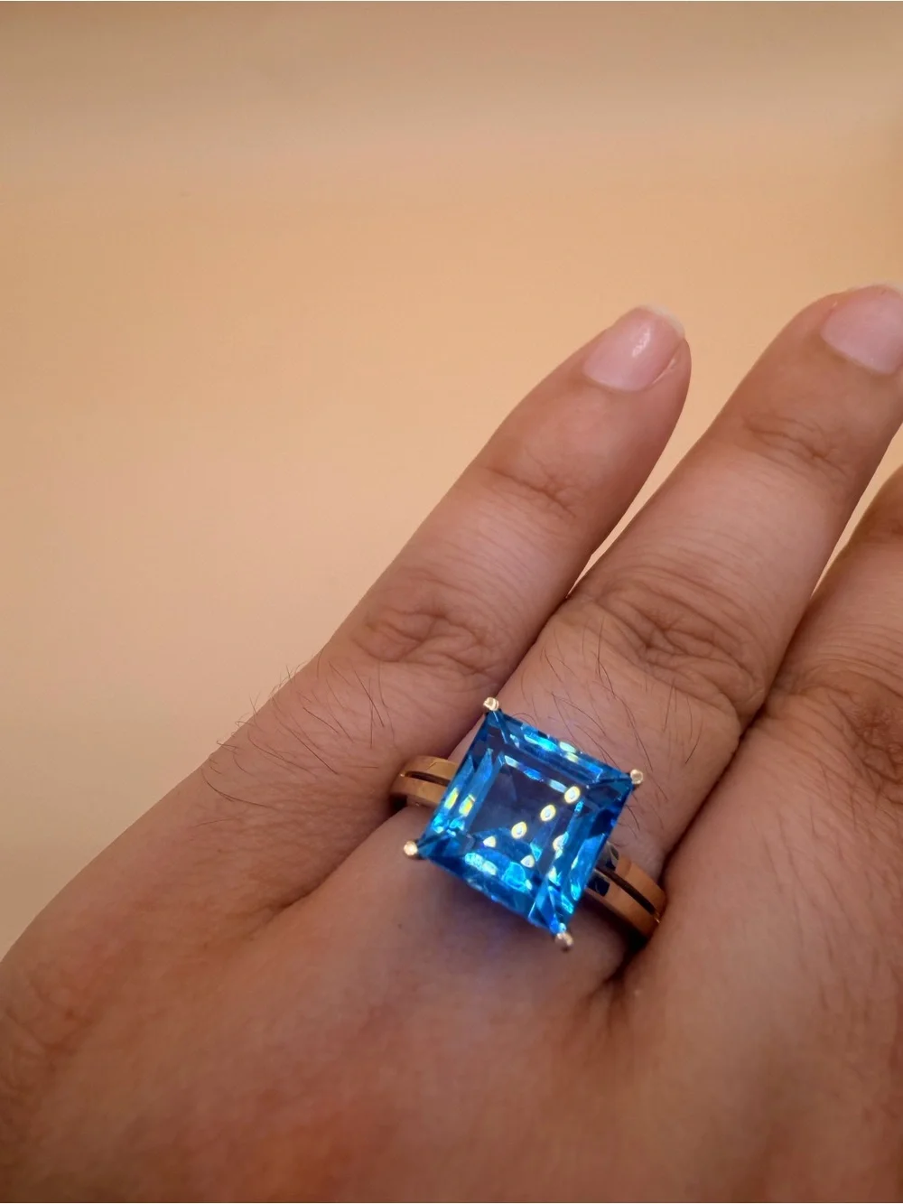 10k Yellow Gold Blue Topaz Ring Size 8